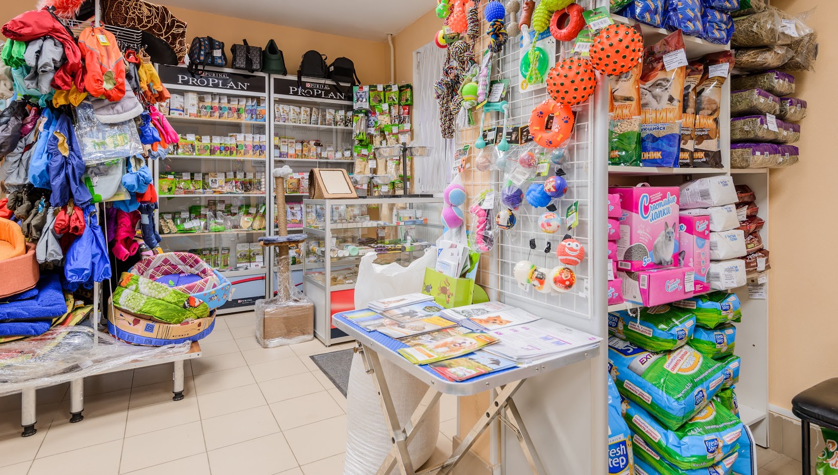 амбар вывеска. товары для животных парнас. зоомагазин парнас. амбар парнас. спб парнас маг маяк.